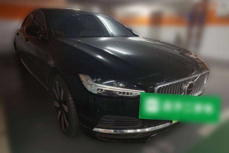 Used Volvo S90 New Energy 2023 T8 Plug-in Hybrid All-Wheel Drive Long-Range Luxury Edition Front Right 45 Deg