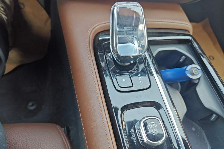 Used Volvo S90 New Energy 2023 T8 Plug-in Hybrid All-Wheel Drive Long-Range Zhiyi Luxury Edition Gear Lever