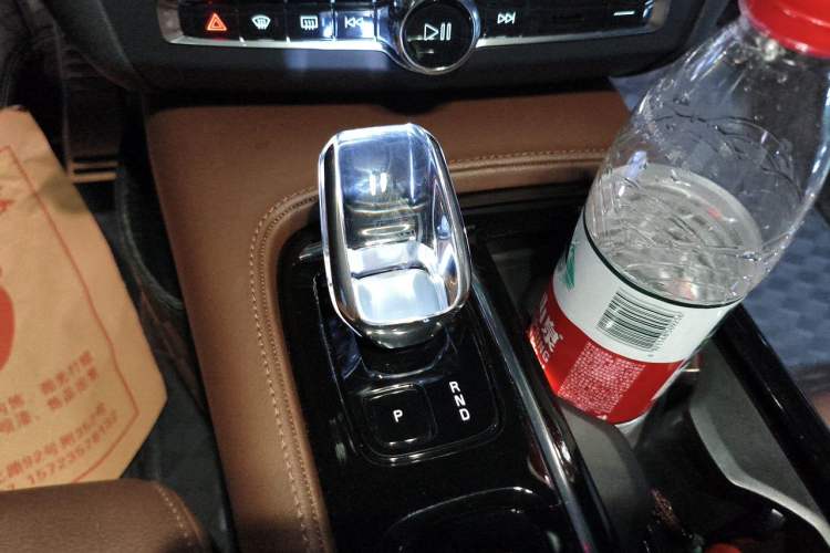 Used Volvo S90 New Energy 2023 T8 Plug-in Hybrid All-Wheel Drive Long-Range Zhiyi Luxury Edition Gear Lever