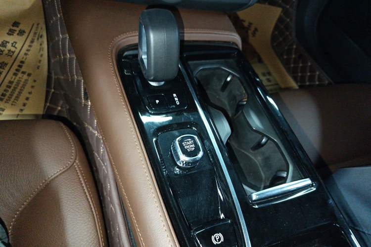 Used Volvo S90 New Energy 2023 T8 Plug-in Hybrid All-Wheel Drive Long-Range Zhiyi Luxury Edition Gear Lever