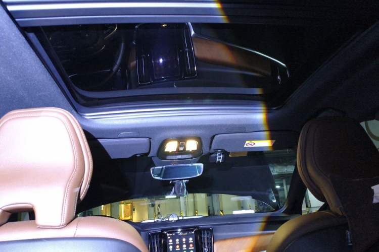 Used Volvo S90 New Energy 2023 T8 Plug-in Hybrid All-Wheel Drive Long-Range Zhiyi Luxury Edition Headliner