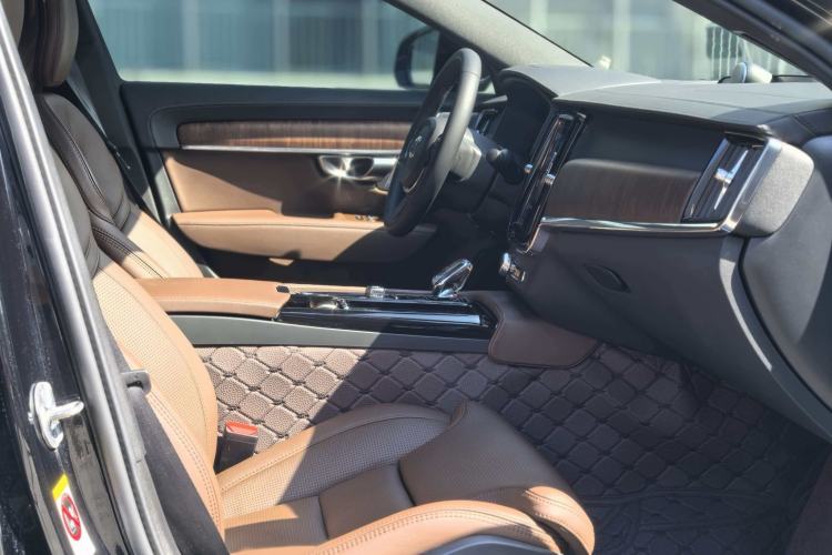 Used Volvo S90 New Energy 2023 T8 Plug-in Hybrid All-Wheel Drive Long-Range Luxury Edition Interior 10