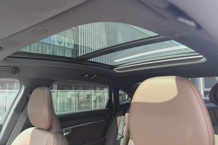 Used Volvo S90 New Energy 2023 T8 Plug-in Hybrid All-Wheel Drive Long-Range Luxury Edition Interior 12