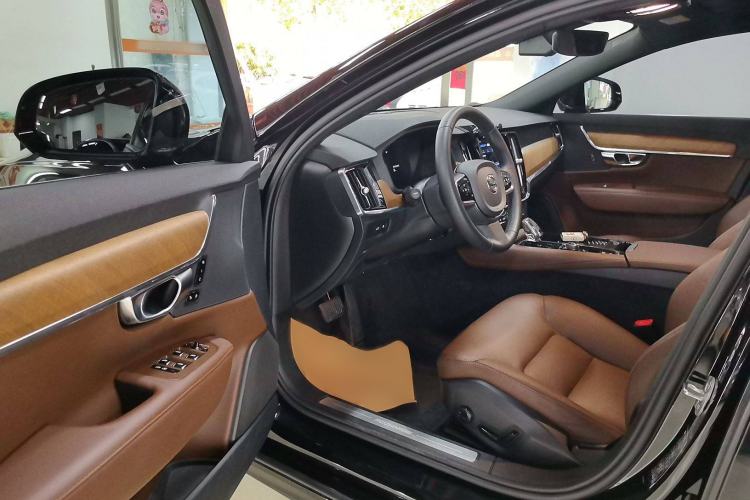 Used Volvo S90 New Energy 2023 T8 Plug-in Hybrid All-Wheel Drive Long-Range Zhiyi Luxury Edition Interior 2