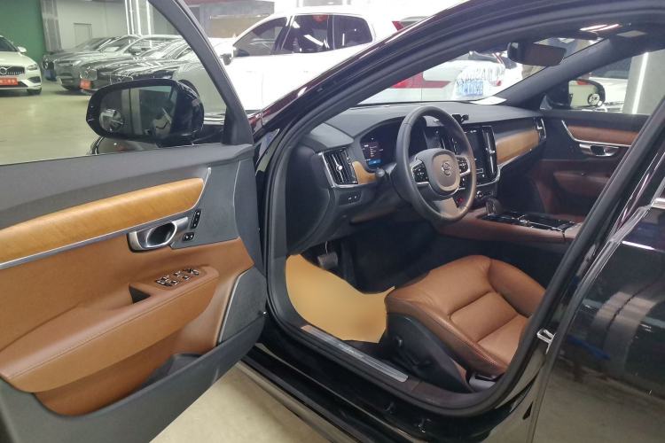 Used Volvo S90 New Energy 2023 T8 Plug-in Hybrid All-Wheel Drive Long-Range Zhiyi Luxury Edition Interior 2