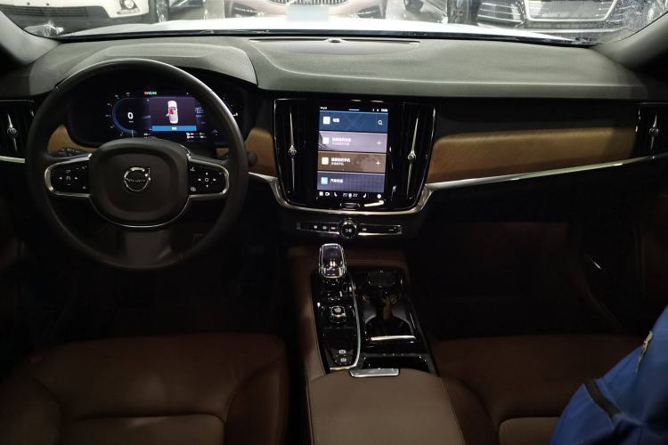 Used Volvo S90 New Energy 2023 T8 Plug-in Hybrid All-Wheel Drive Long-Range Zhiyi Luxury Edition Interior 2