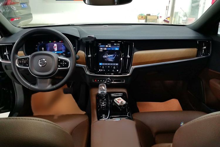 Used Volvo S90 New Energy 2023 T8 Plug-in Hybrid All-Wheel Drive Long-Range Zhiyi Luxury Edition Interior 3