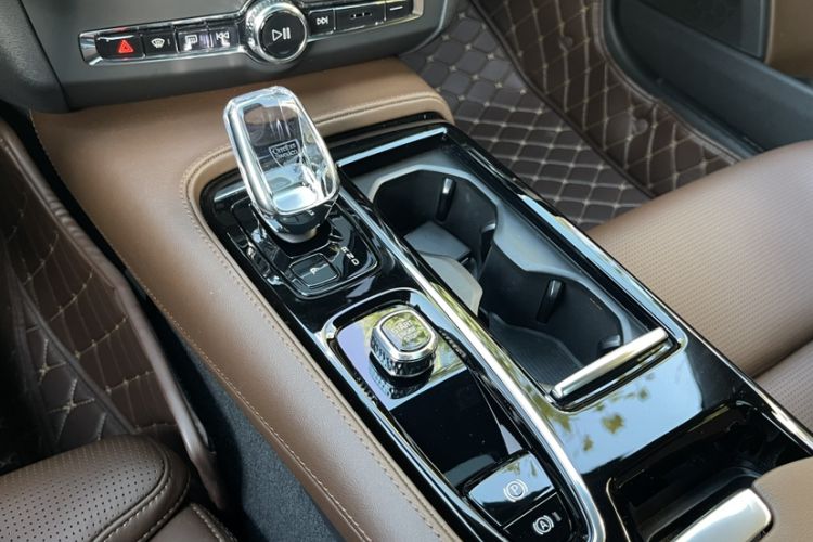 Used Volvo S90 New Energy 2023 T8 Plug-in Hybrid All-Wheel Drive Long-Range Luxury Edition Interior 7