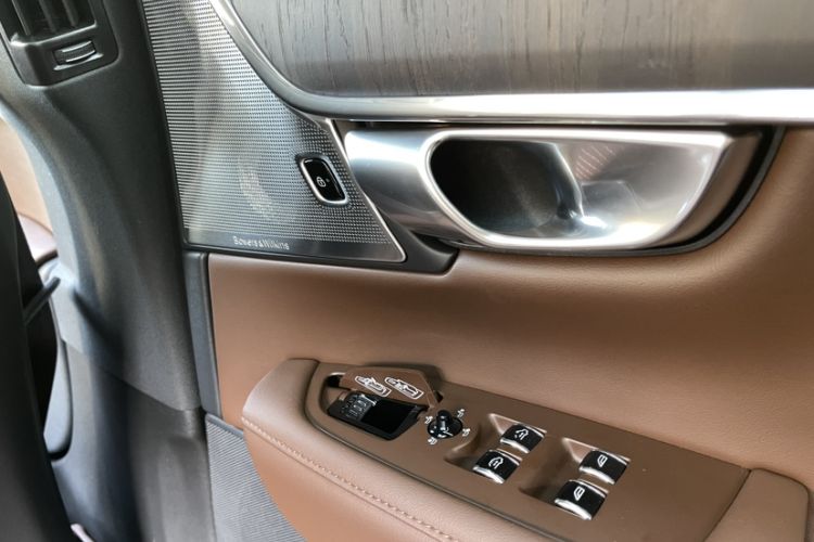 Used Volvo S90 New Energy 2023 T8 Plug-in Hybrid All-Wheel Drive Long-Range Luxury Edition Interior 8