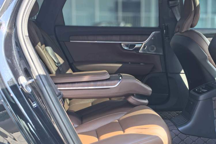 Used Volvo S90 New Energy 2023 T8 Plug-in Hybrid All-Wheel Drive Long-Range Luxury Edition Interior 9