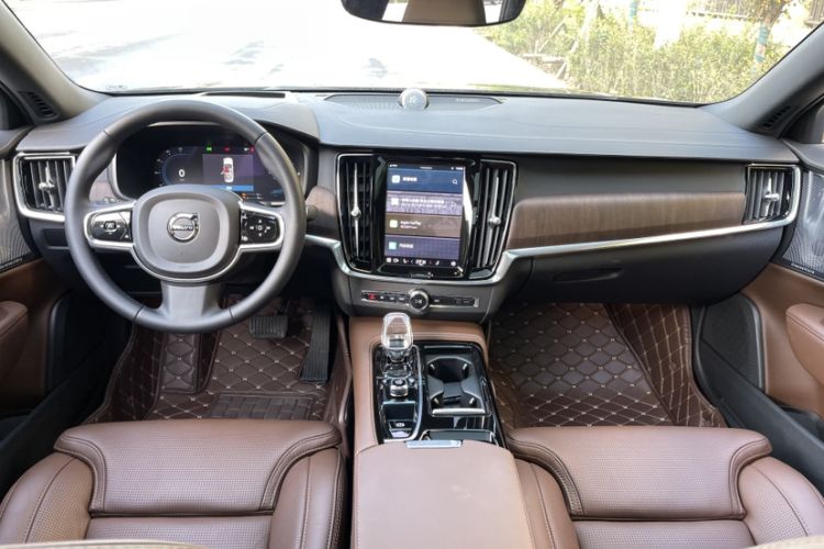 Used Volvo S90 New Energy 2023 T8 Plug-in Hybrid All-Wheel Drive Long-Range Luxury Edition Interior 9
