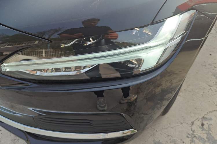 Used Volvo S90 New Energy 2023 T8 Plug-in Hybrid All-Wheel Drive Long-Range Zhiyi Luxury Edition Left Front Headlight