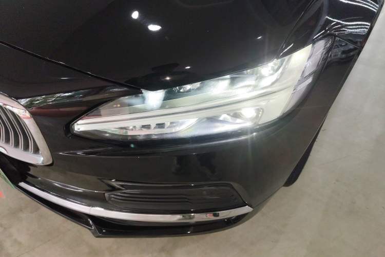 Used Volvo S90 New Energy 2023 T8 Plug-in Hybrid All-Wheel Drive Long-Range Zhiyi Luxury Edition Left Front Headlight
