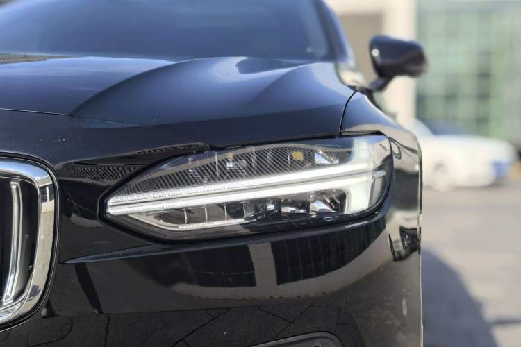 Used Volvo S90 New Energy 2023 T8 Plug-in Hybrid All-Wheel Drive Long-Range Luxury Edition Left Front Headlight