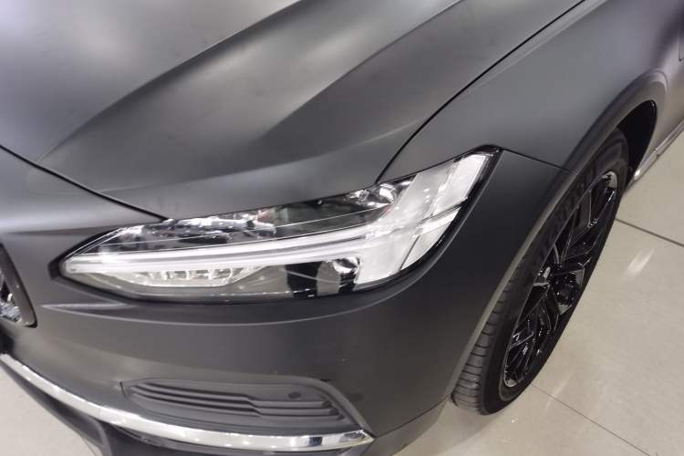 Used Volvo S90 New Energy 2023 T8 Plug-in Hybrid All-Wheel Drive Long-Range Zhiyi Luxury Edition Left Front Headlight