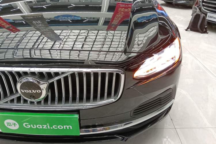 Used Volvo S90 New Energy 2023 T8 Plug-in Hybrid All-Wheel Drive Long-Range Luxury Edition Left Front Headlight