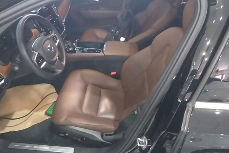 Used Volvo S90 New Energy 2023 T8 Plug-in Hybrid All-Wheel Drive Long-Range Zhiyi Luxury Edition Left Front Seat