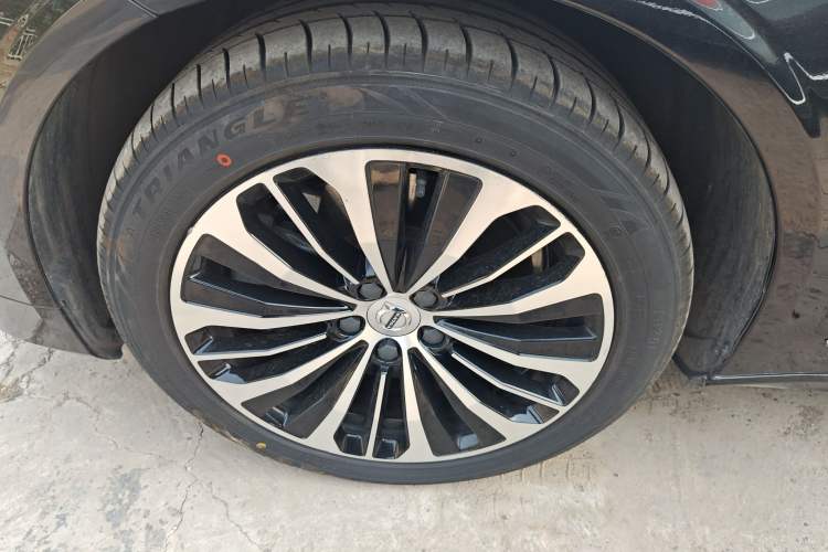 Used Volvo S90 New Energy 2023 T8 Plug-in Hybrid All-Wheel Drive Long-Range Zhiyi Luxury Edition Left Front Wheel Hub