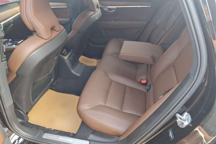 Used Volvo S90 New Energy 2023 T8 Plug-in Hybrid All-Wheel Drive Long-Range Zhiyi Luxury Edition Left Rear Seat