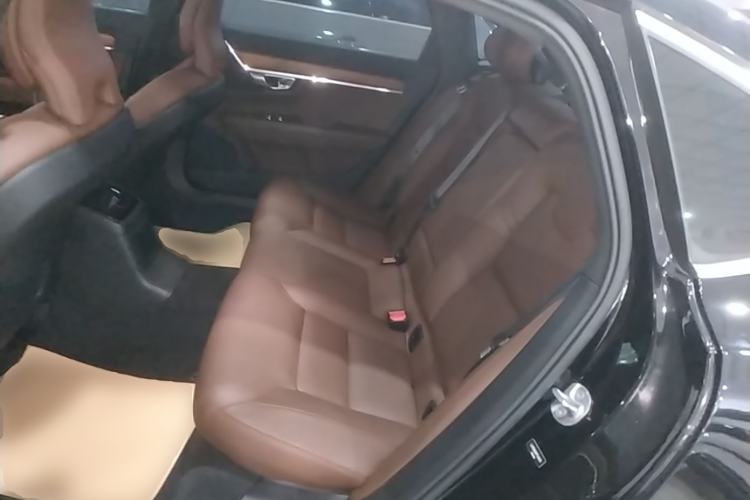 Used Volvo S90 New Energy 2023 T8 Plug-in Hybrid All-Wheel Drive Long-Range Zhiyi Luxury Edition Left Rear Seat