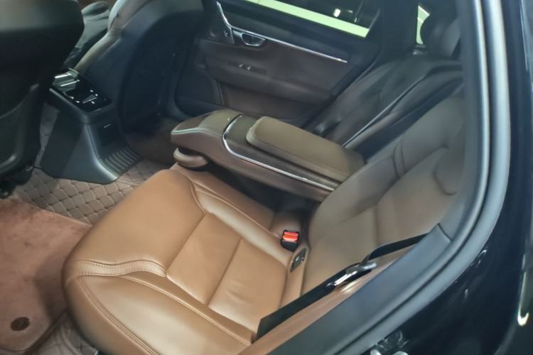 Used Volvo S90 New Energy 2023 T8 Plug-in Hybrid All-Wheel Drive Long-Range Luxury Edition Left Rear Seat