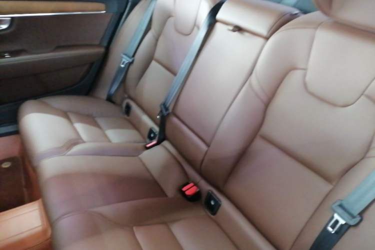 Used Volvo S90 New Energy 2023 T8 Plug-in Hybrid All-Wheel Drive Long-Range Zhiyi Luxury Edition Left Rear Seat