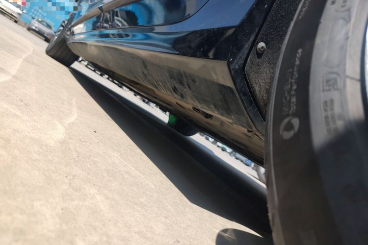 Used Volvo S90 New Energy 2023 T8 Plug-in Hybrid All-Wheel Drive Long-Range Zhiyi Luxury Edition Left Side Sill
