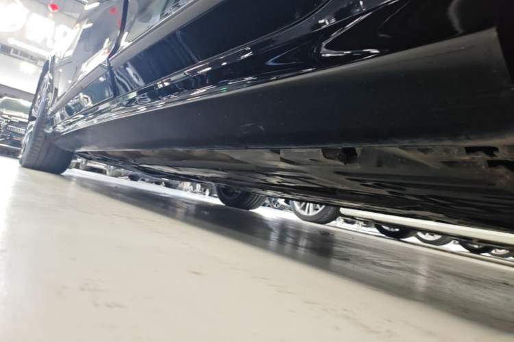 Used Volvo S90 New Energy 2023 T8 Plug-in Hybrid All-Wheel Drive Long-Range Luxury Edition Left Side Sill