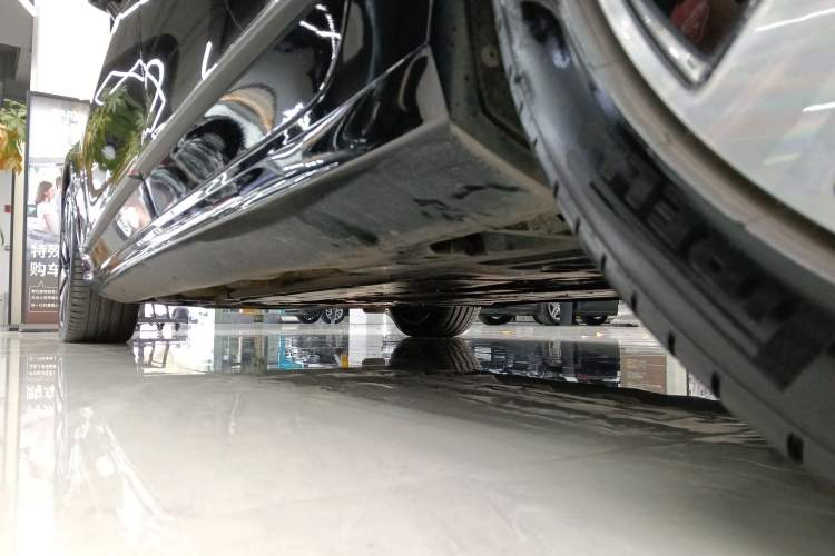 Used Volvo S90 New Energy 2023 T8 Plug-in Hybrid All-Wheel Drive Long-Range Luxury Edition Left Side Sill
