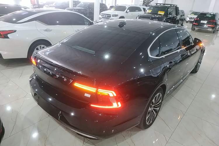 Used Volvo S90 New Energy 2023 T8 Plug-in Hybrid All-Wheel Drive Long-Range Zhiyi Luxury Edition Rear Right 45 Deg
