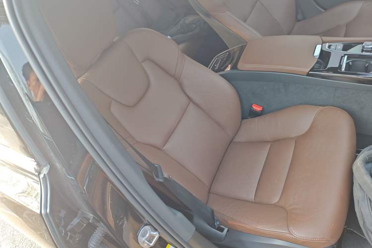 Used Volvo S90 New Energy 2023 T8 Plug-in Hybrid All-Wheel Drive Long-Range Zhiyi Luxury Edition Right Front Seat