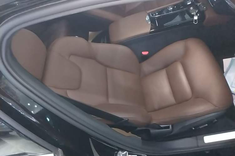 Used Volvo S90 New Energy 2023 T8 Plug-in Hybrid All-Wheel Drive Long-Range Zhiyi Luxury Edition Right Front Seat