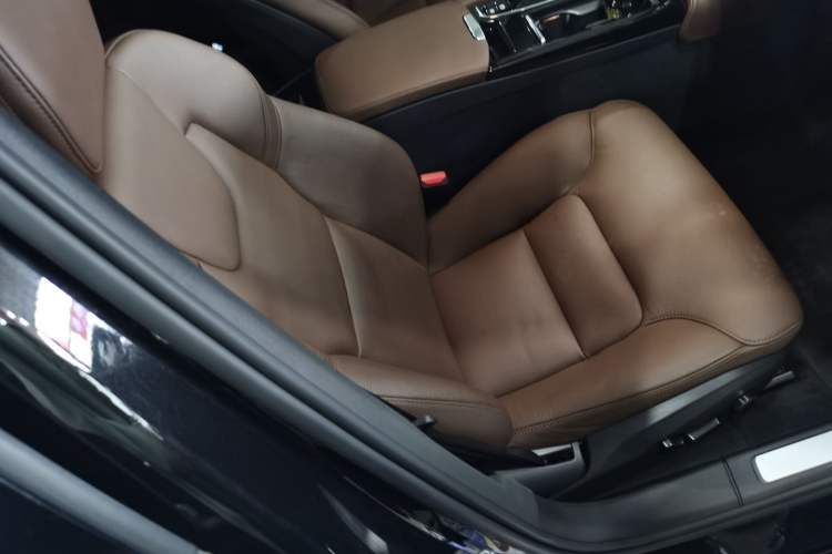 Used Volvo S90 New Energy 2023 T8 Plug-in Hybrid All-Wheel Drive Long-Range Zhiyi Luxury Edition Right Front Seat