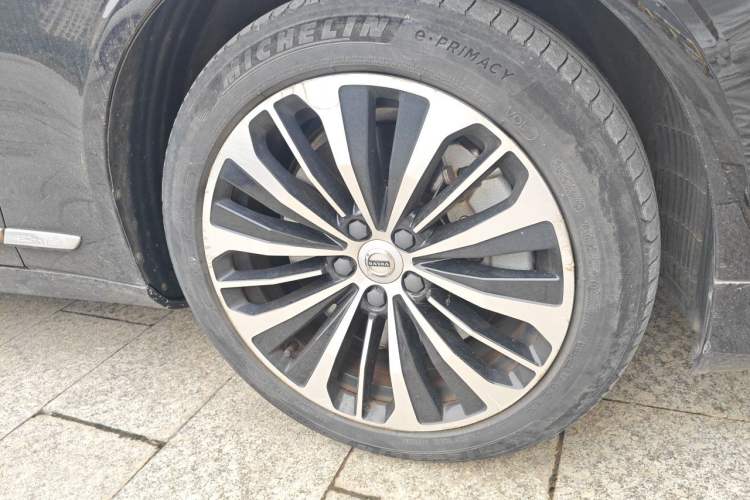 Used Volvo S90 New Energy 2023 T8 Plug-in Hybrid All-Wheel Drive Long-Range Zhiyi Luxury Edition Right Front Wheel Hub