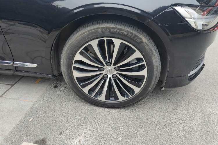 Used Volvo S90 New Energy 2023 T8 Plug-in Hybrid All-Wheel Drive Long-Range Zhiyi Luxury Edition Right Front Wheel Hub
