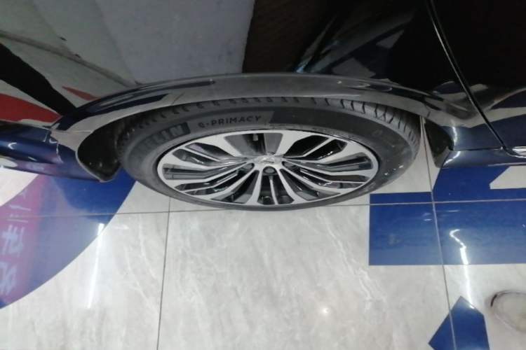 Used Volvo S90 New Energy 2023 T8 Plug-in Hybrid All-Wheel Drive Long-Range Zhiyi Luxury Edition Right Rear Wheel Hub
