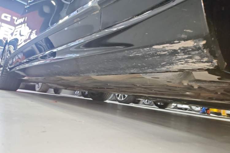 Used Volvo S90 New Energy 2023 T8 Plug-in Hybrid All-Wheel Drive Long-Range Luxury Edition Right Side Sill