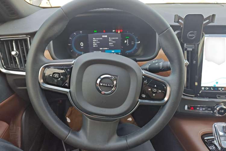 Used Volvo S90 New Energy 2023 T8 Plug-in Hybrid All-Wheel Drive Long-Range Zhiyi Luxury Edition Steering Wheel