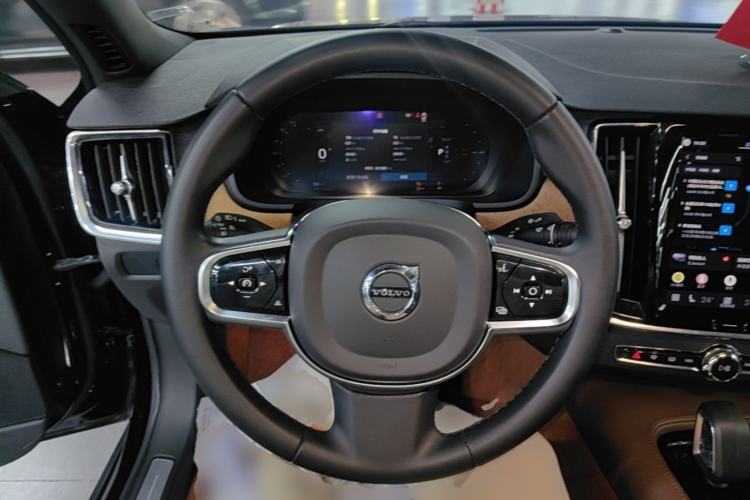 Used Volvo S90 New Energy 2023 T8 Plug-in Hybrid All-Wheel Drive Long-Range Zhiyi Luxury Edition Steering Wheel