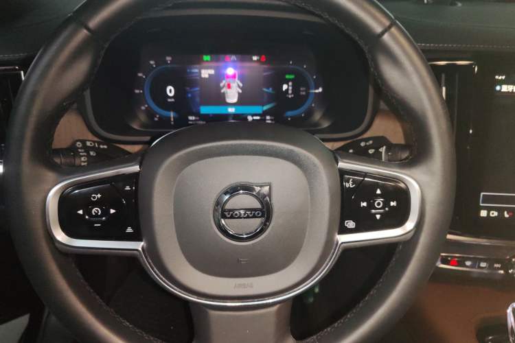 Used Volvo S90 New Energy 2023 T8 Plug-in Hybrid All-Wheel Drive Long-Range Luxury Edition Steering Wheel