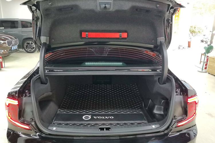 Used Volvo S90 New Energy 2023 T8 Plug-in Hybrid All-Wheel Drive Long-Range Zhiyi Luxury Edition Trunk