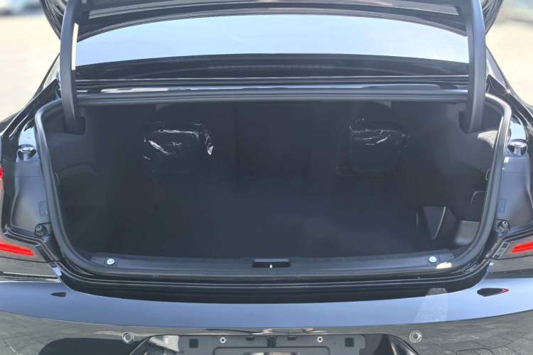 Used Volvo S90 New Energy 2023 T8 Plug-in Hybrid All-Wheel Drive Long-Range Luxury Edition Trunk