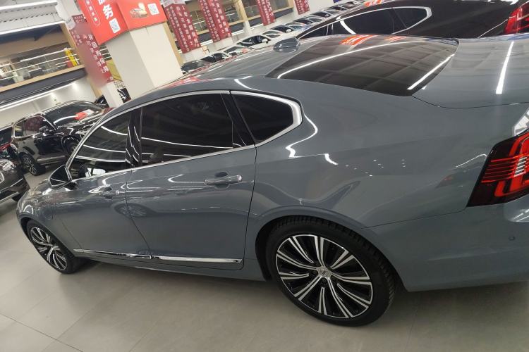 Used Volvo S90 New Energy 2023 T8 Plug-in Hybrid All-Wheel Drive Long-Range Luxury Edition Exterior 3
