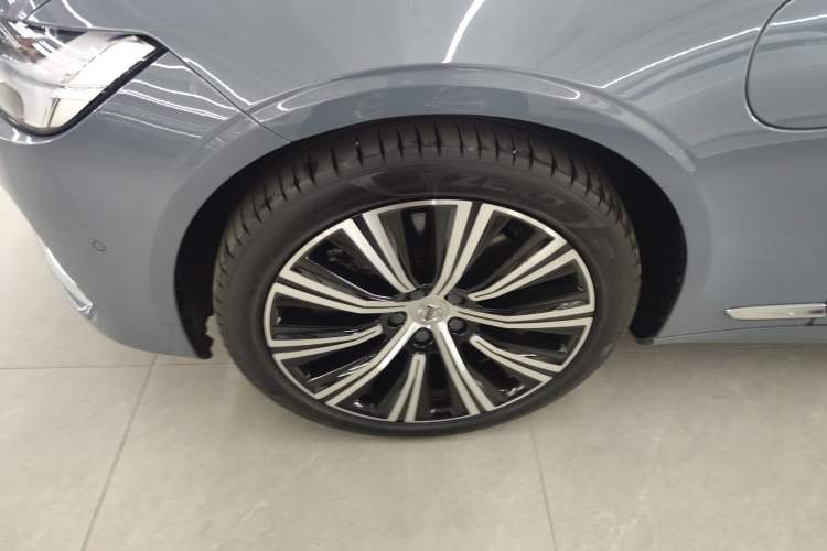 Used Volvo S90 New Energy 2023 T8 Plug-in Hybrid All-Wheel Drive Long-Range Luxury Edition Exterior 7