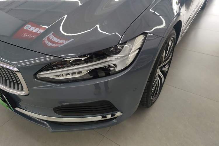 Used Volvo S90 New Energy 2023 T8 Plug-in Hybrid All-Wheel Drive Long-Range Luxury Edition Left Front Headlight