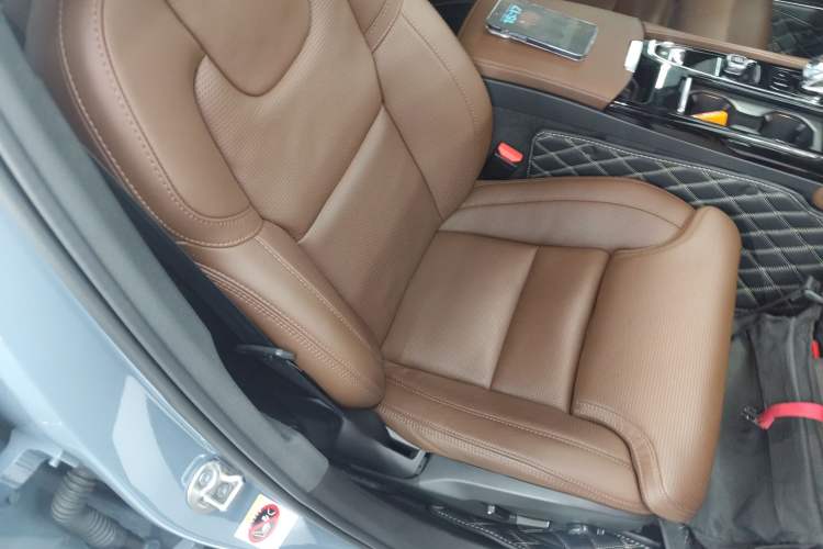 Used Volvo S90 New Energy 2023 T8 Plug-in Hybrid All-Wheel Drive Long-Range Luxury Edition Right Front Seat