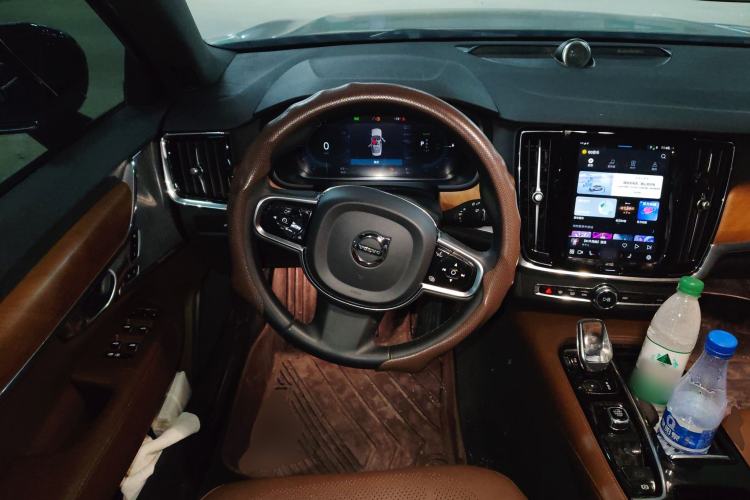 Used Volvo S90 New Energy 2023 T8 Plug-in Hybrid All-Wheel Drive Long-Range Zhiyi Luxury Edition Steering Wheel