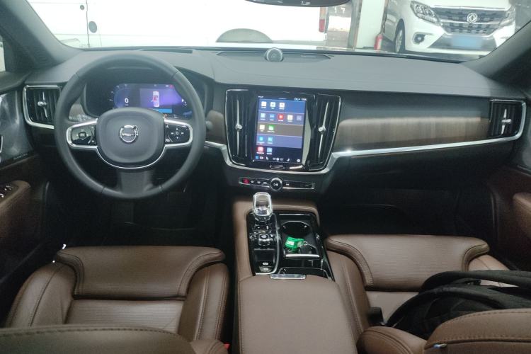 Used Volvo S90 New Energy 2023 T8 Plug-in Hybrid All-Wheel Drive Long-Range Luxury Edition Center Console