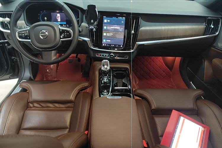 Used Volvo S90 New Energy 2023 T8 Plug-in Hybrid All-Wheel Drive Long-Range Luxury Edition Center Console