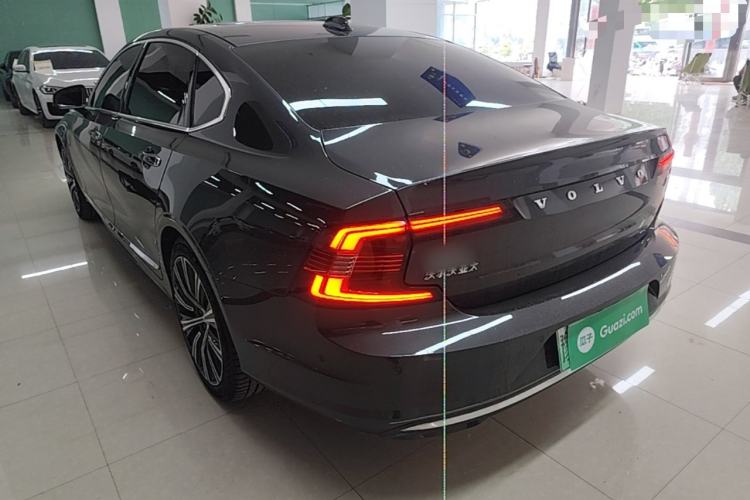 Used Volvo S90 New Energy 2023 T8 Plug-in Hybrid All-Wheel Drive Long-Range Luxury Edition Exterior 2